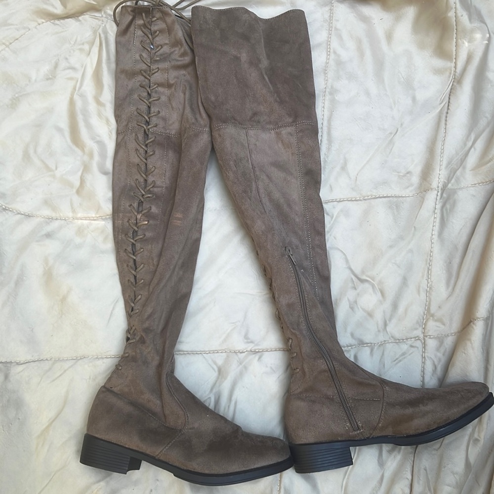 New with tags faux suede lace up boots